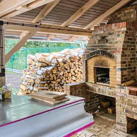 Awesome Home In Wilcze With Wifi Nyaraló *